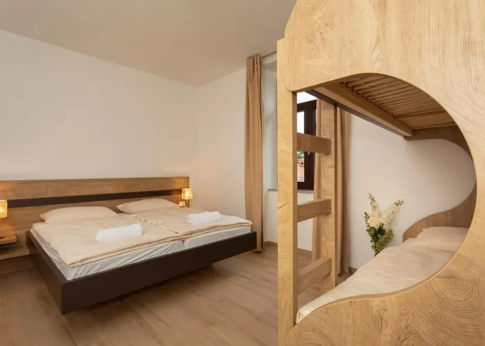 Peregrin Sveta Gora 3* Solkan